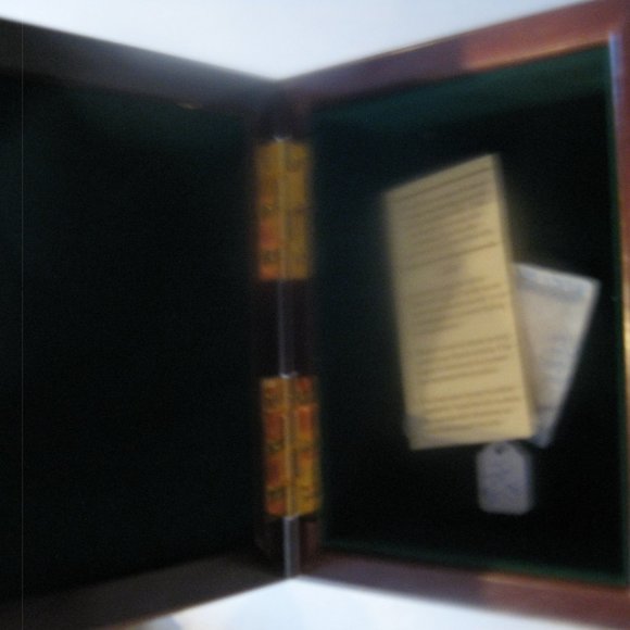 Jewelry Box  By Edna Hibel with a tile color Mother & Child - Picture 3 of 3